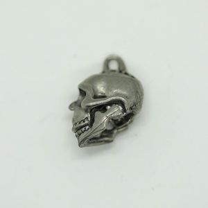 Metal skull pendant